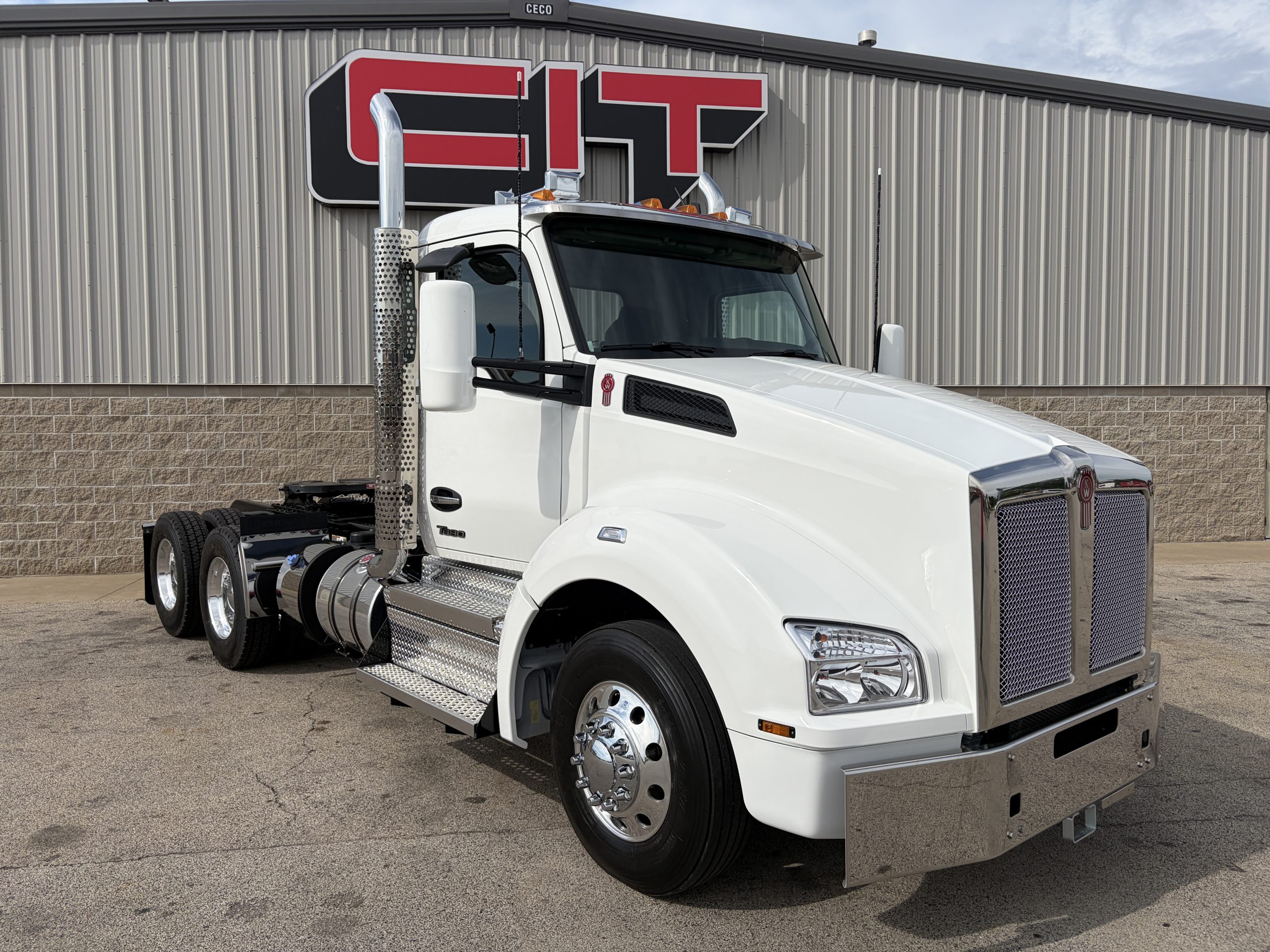 NEW 2027 KENWORTH T880 - image 3 of 6