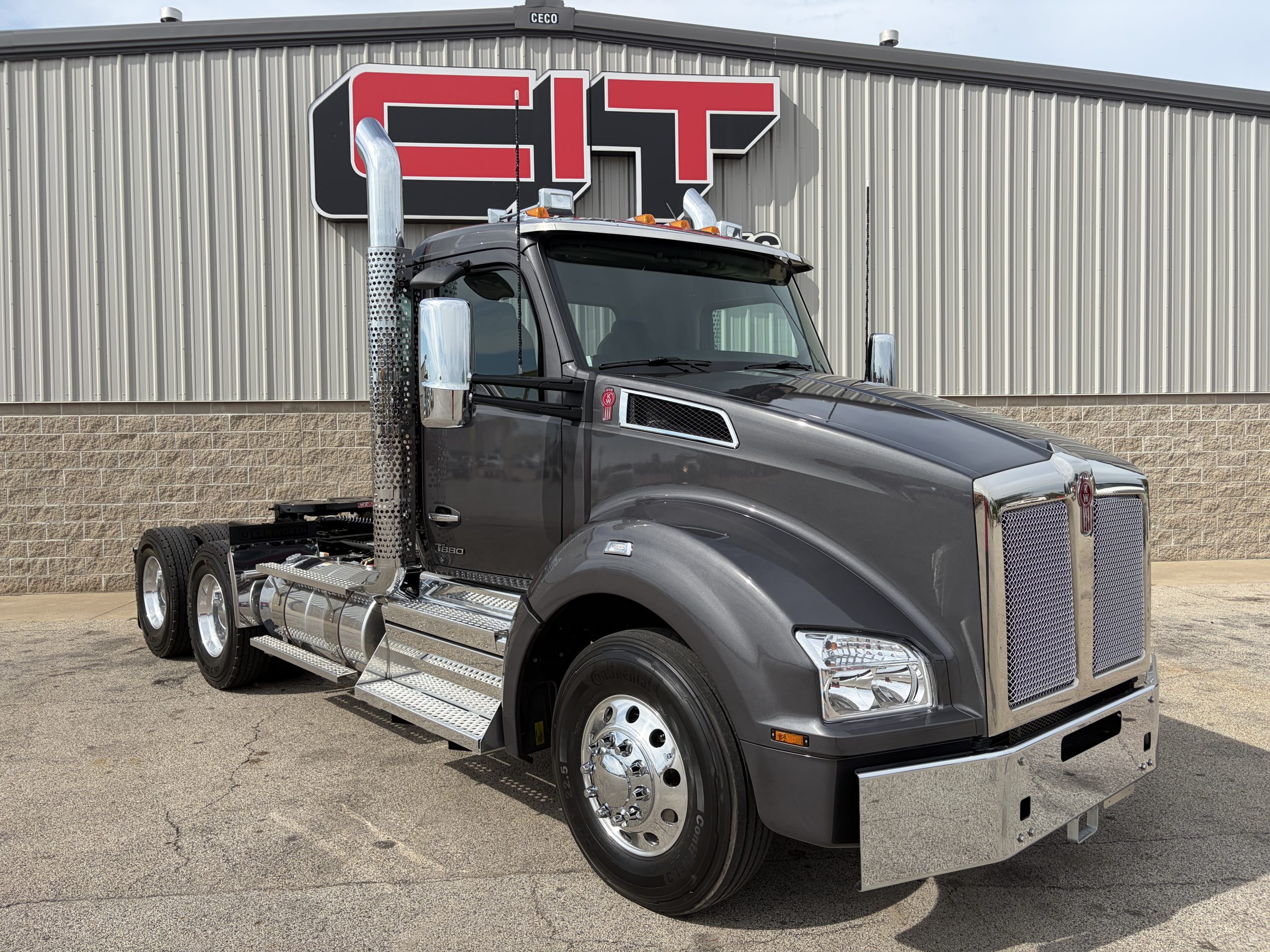 NEW 2027 KENWORTH T880 - image 3 of 6
