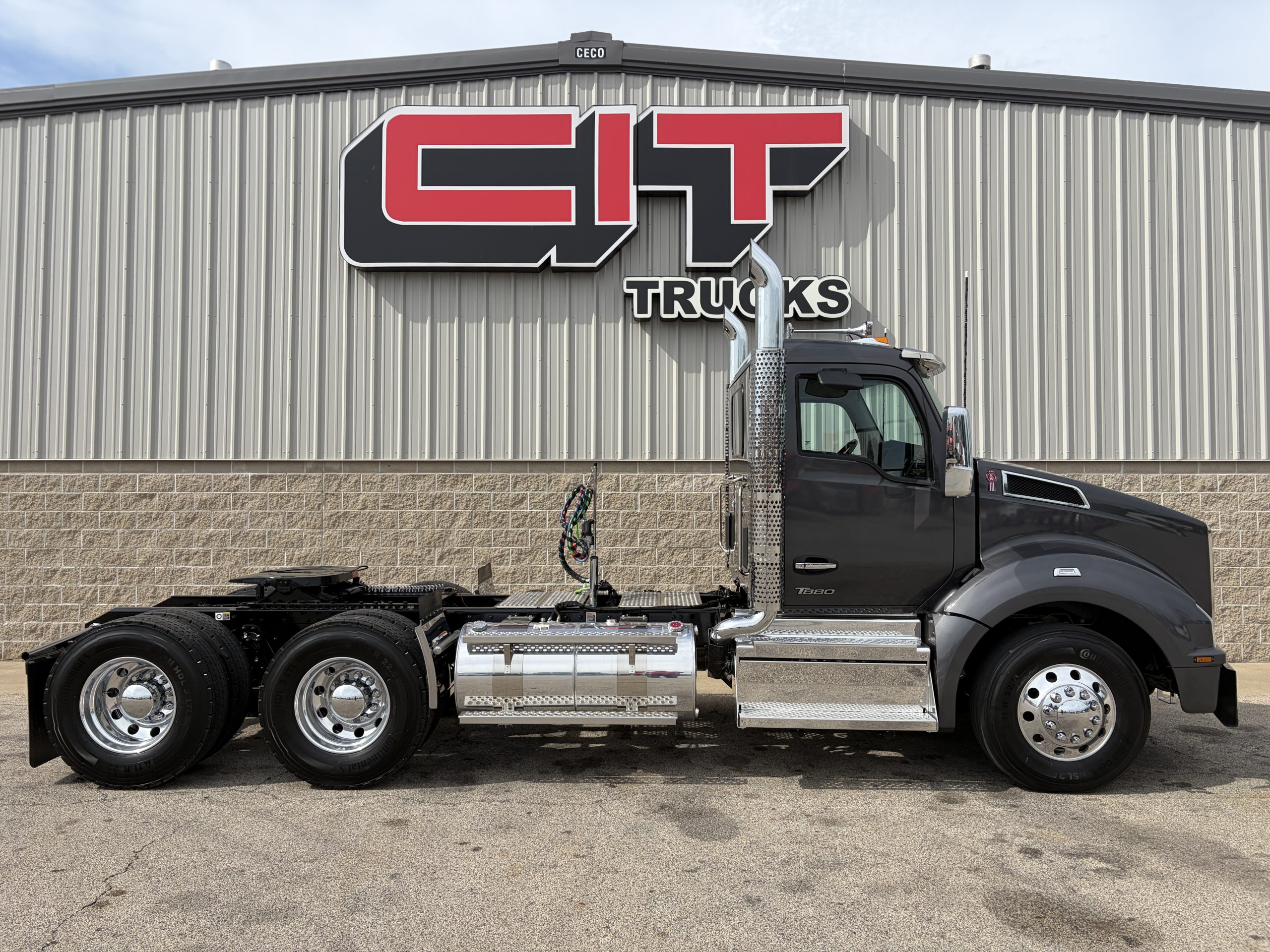 NEW 2027 KENWORTH T880 - image 4 of 6