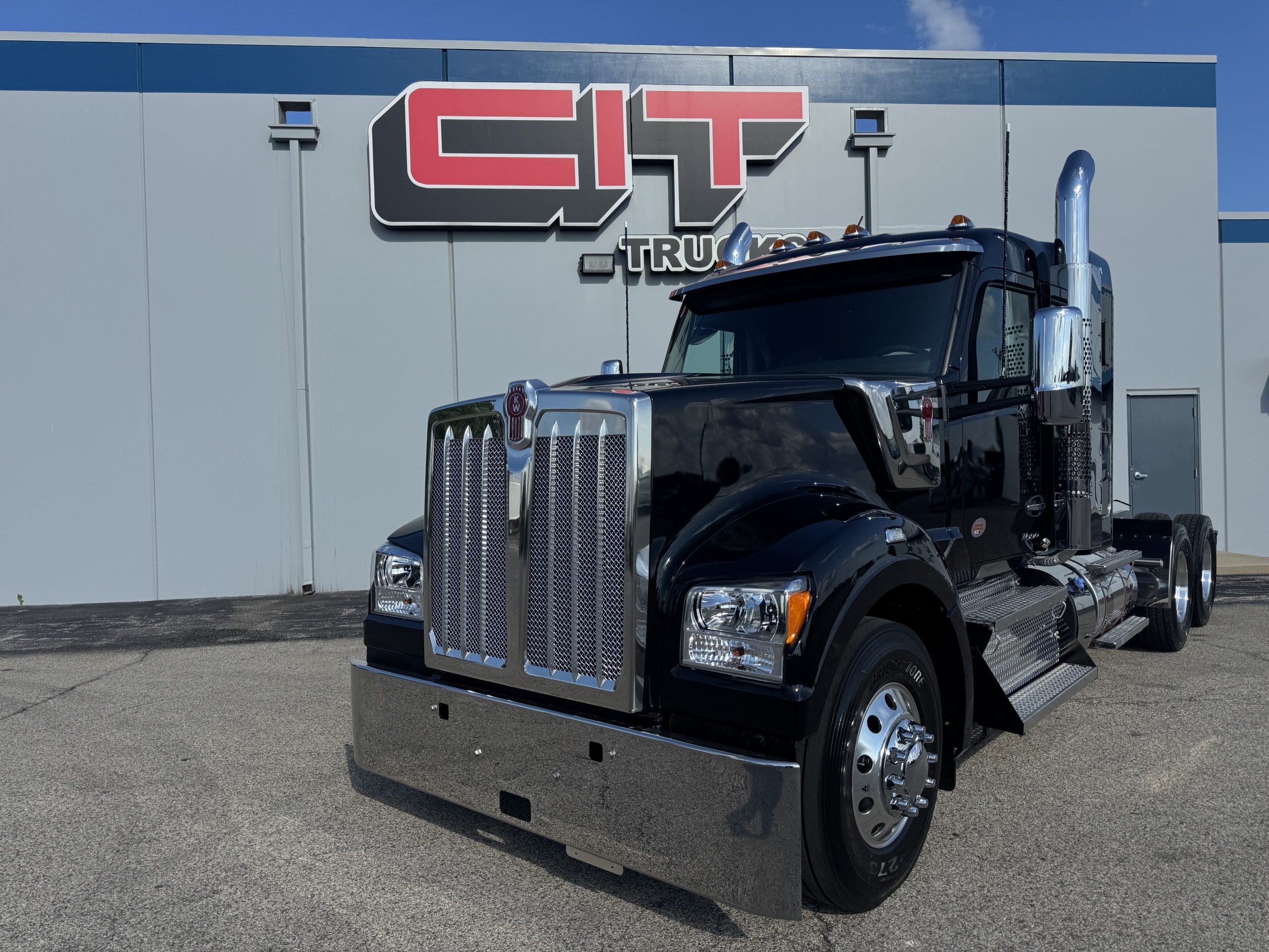 IMG_3159 NEW 2027 KENWORTH W990 - CIT Trucks