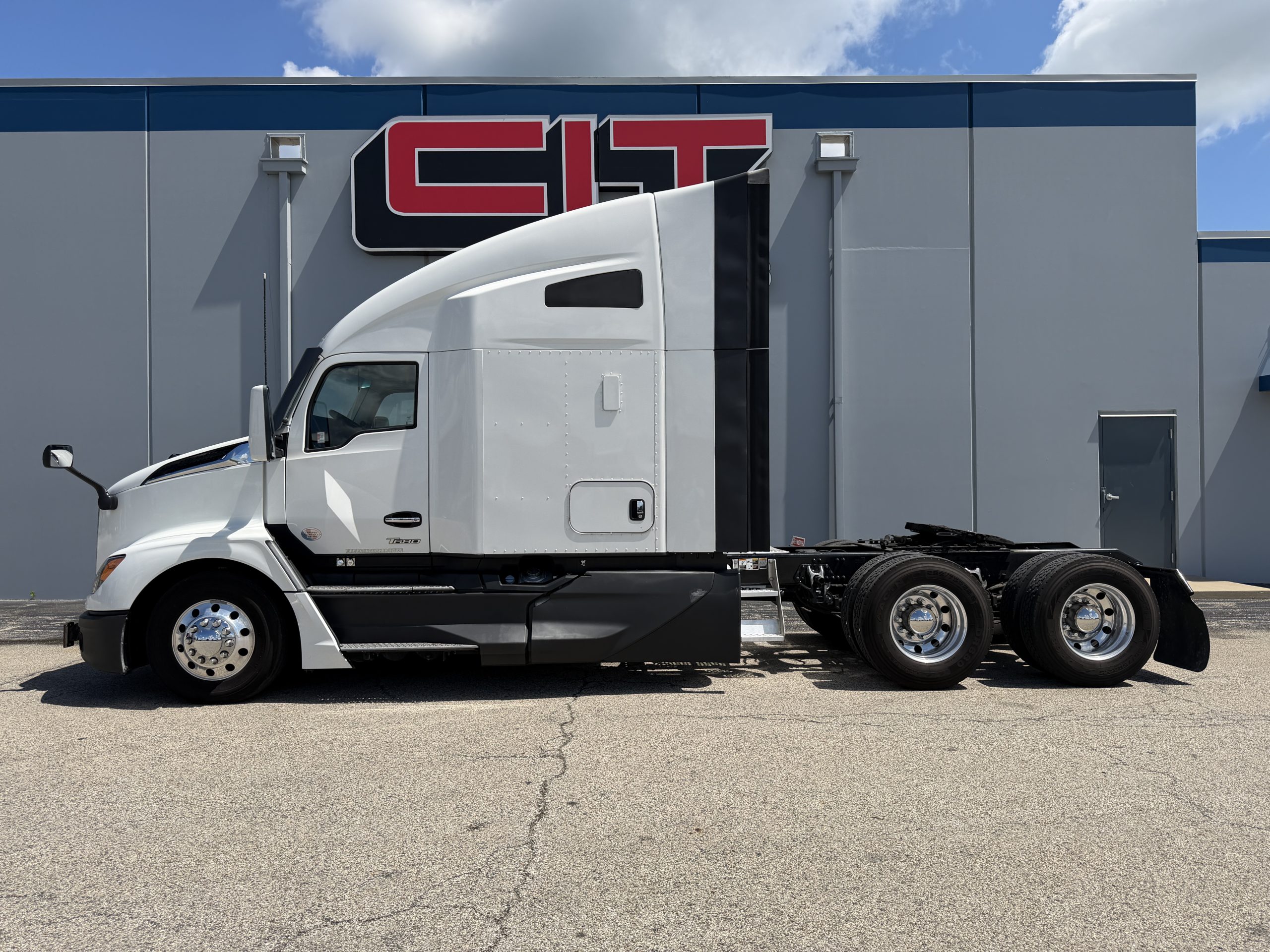 2023 KENWORTH T680 2023 KENWORTH T680 - image 5 of 6