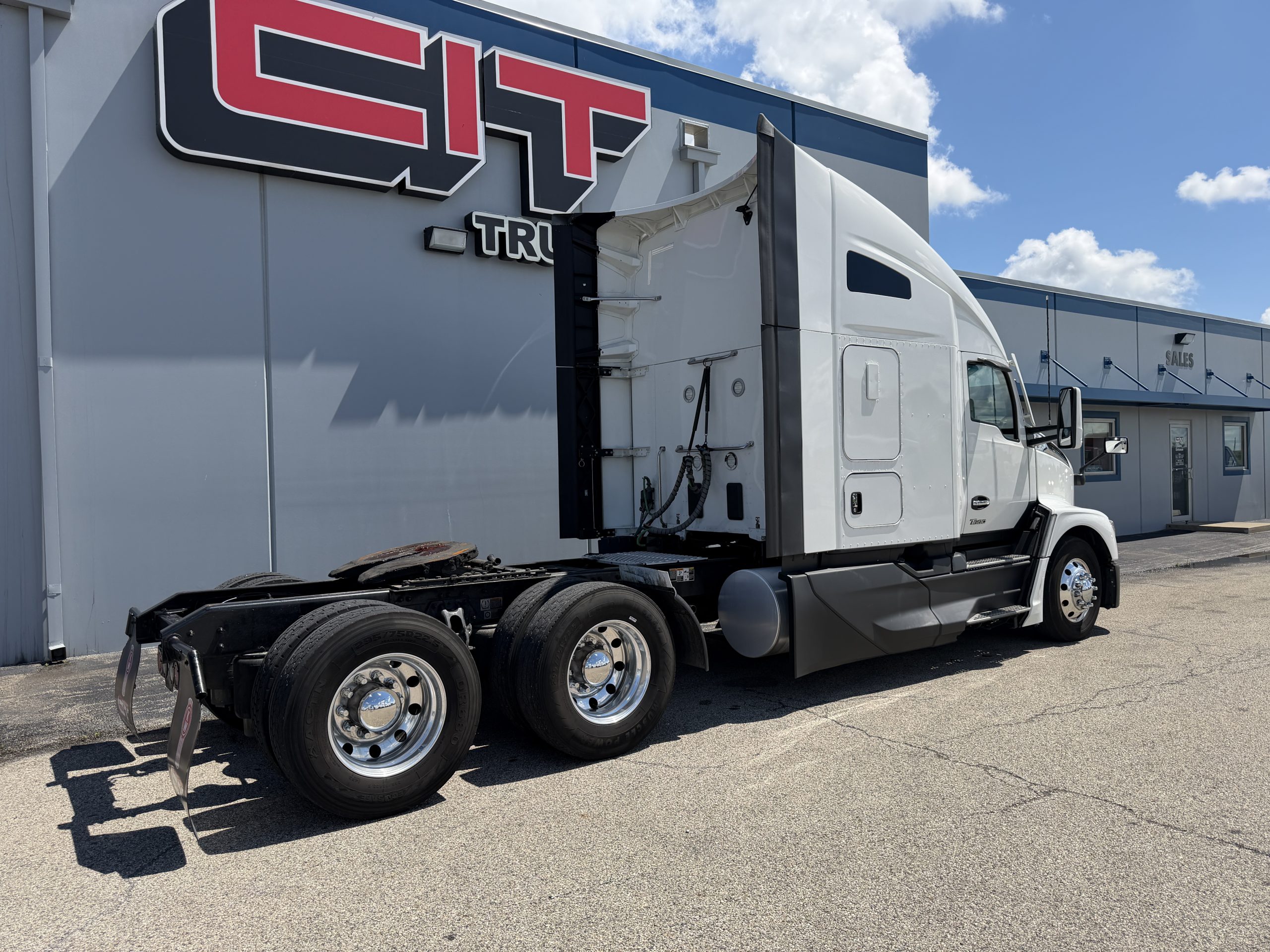 2023 KENWORTH T680 2023 KENWORTH T680 - image 4 of 6