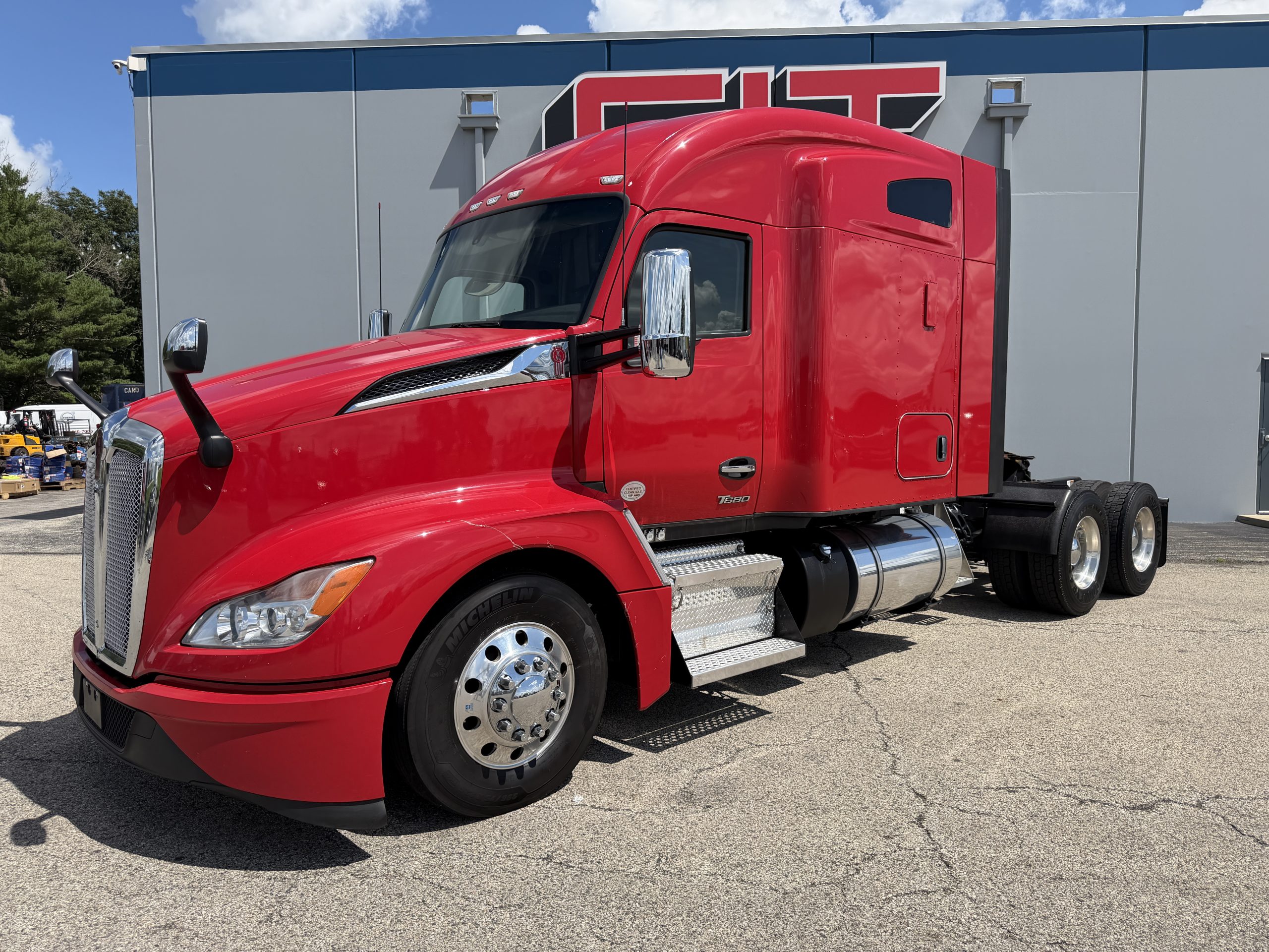2022 KENWORTH T680 2022 KENWORTH T680 - image 1 of 6