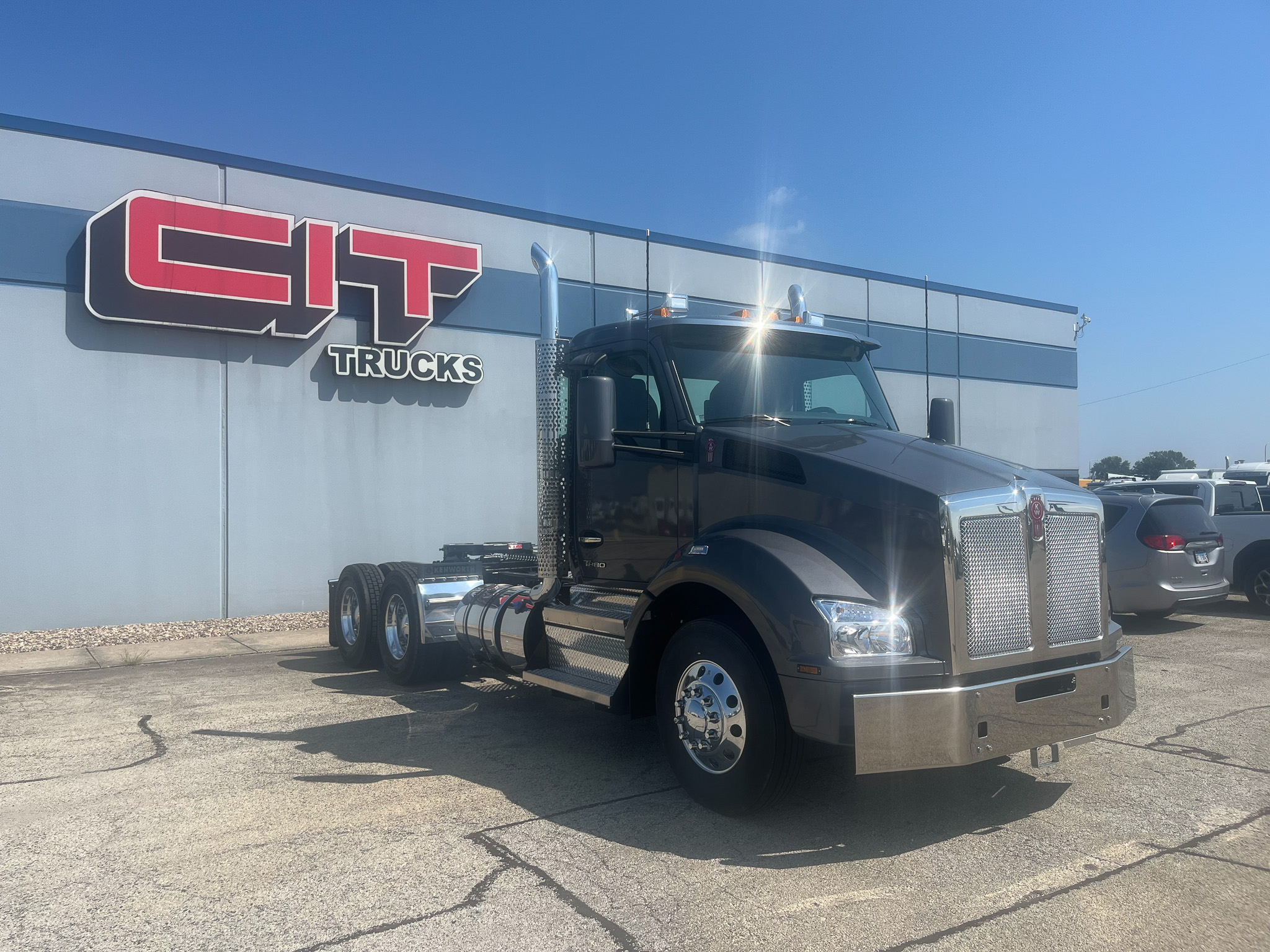 NEW 2027 KENWORTH T880 - image 3 of 6