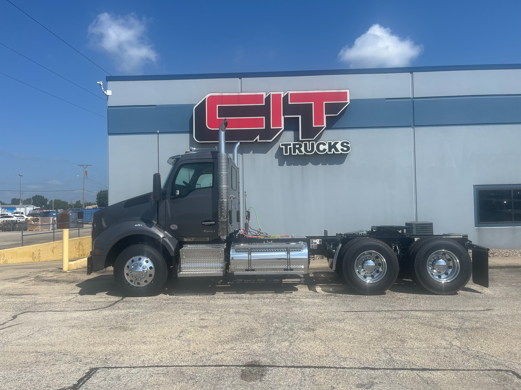 NEW 2027 KENWORTH T880 - image 6 of 6