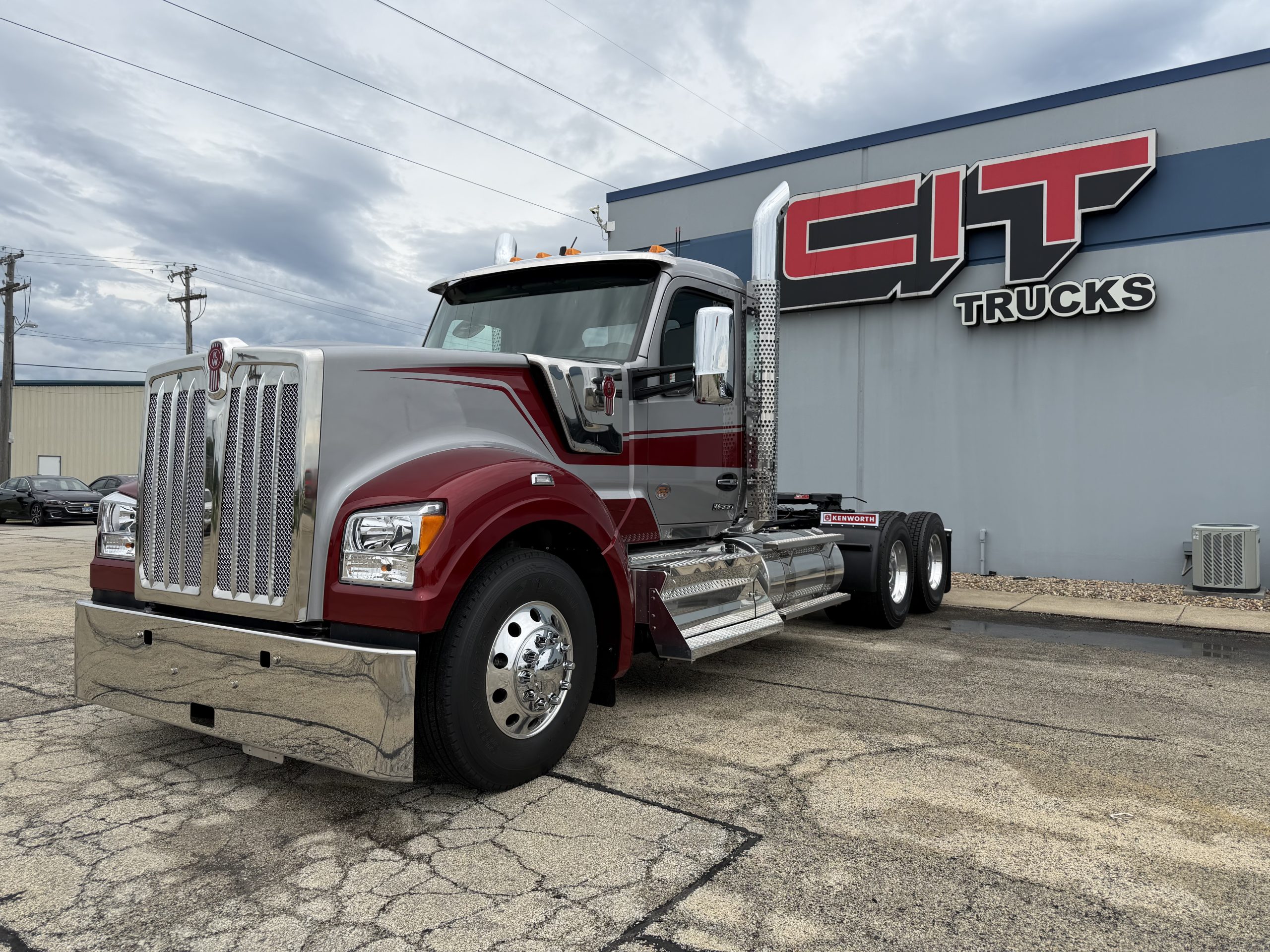 NEW 2027 Kenworth W990 NEW 2027 Kenworth W990 - image 1 of 6