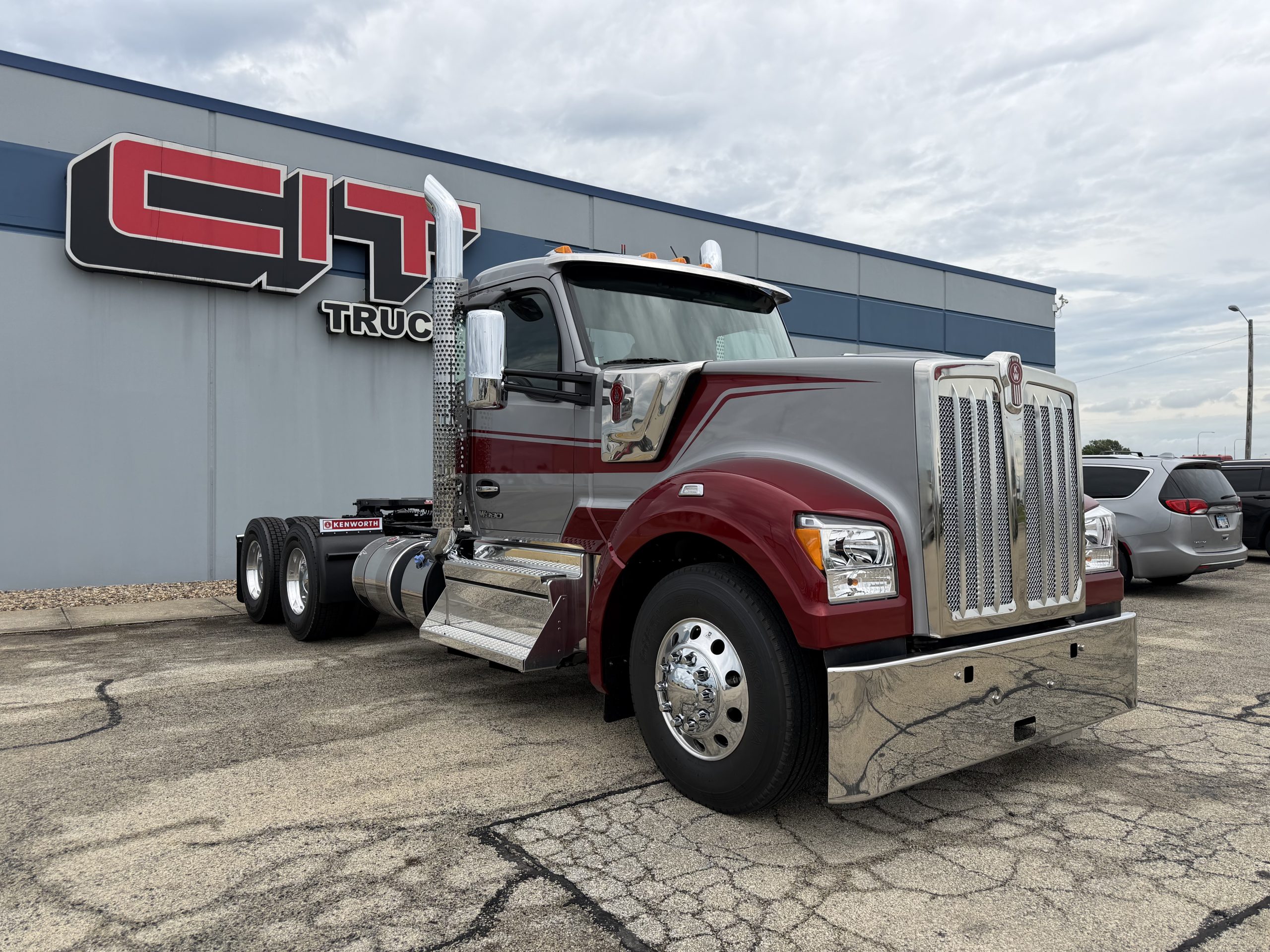 NEW 2027 Kenworth W990 NEW 2027 Kenworth W990 - image 3 of 6