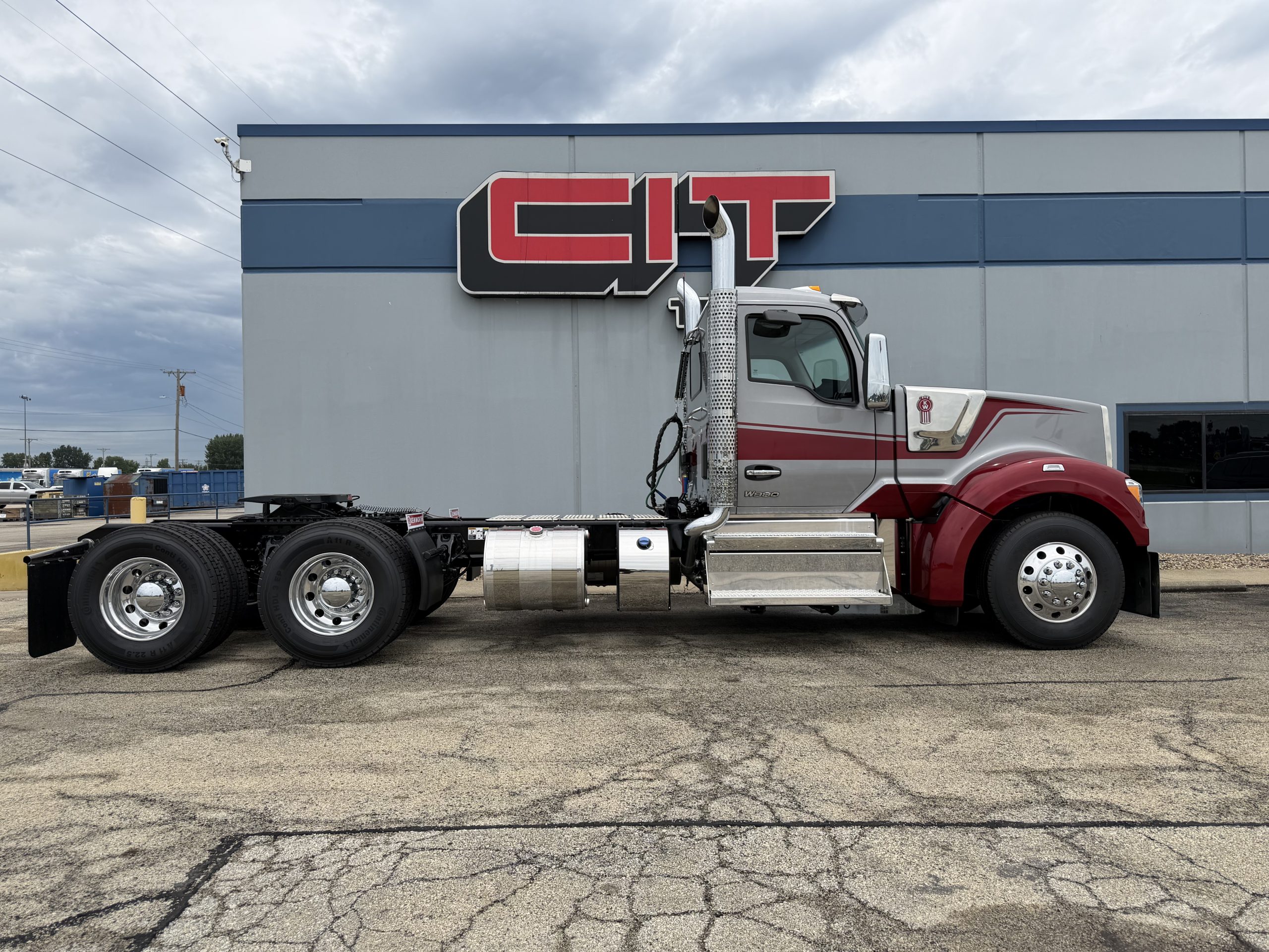 NEW 2027 Kenworth W990 NEW 2027 Kenworth W990 - image 4 of 6