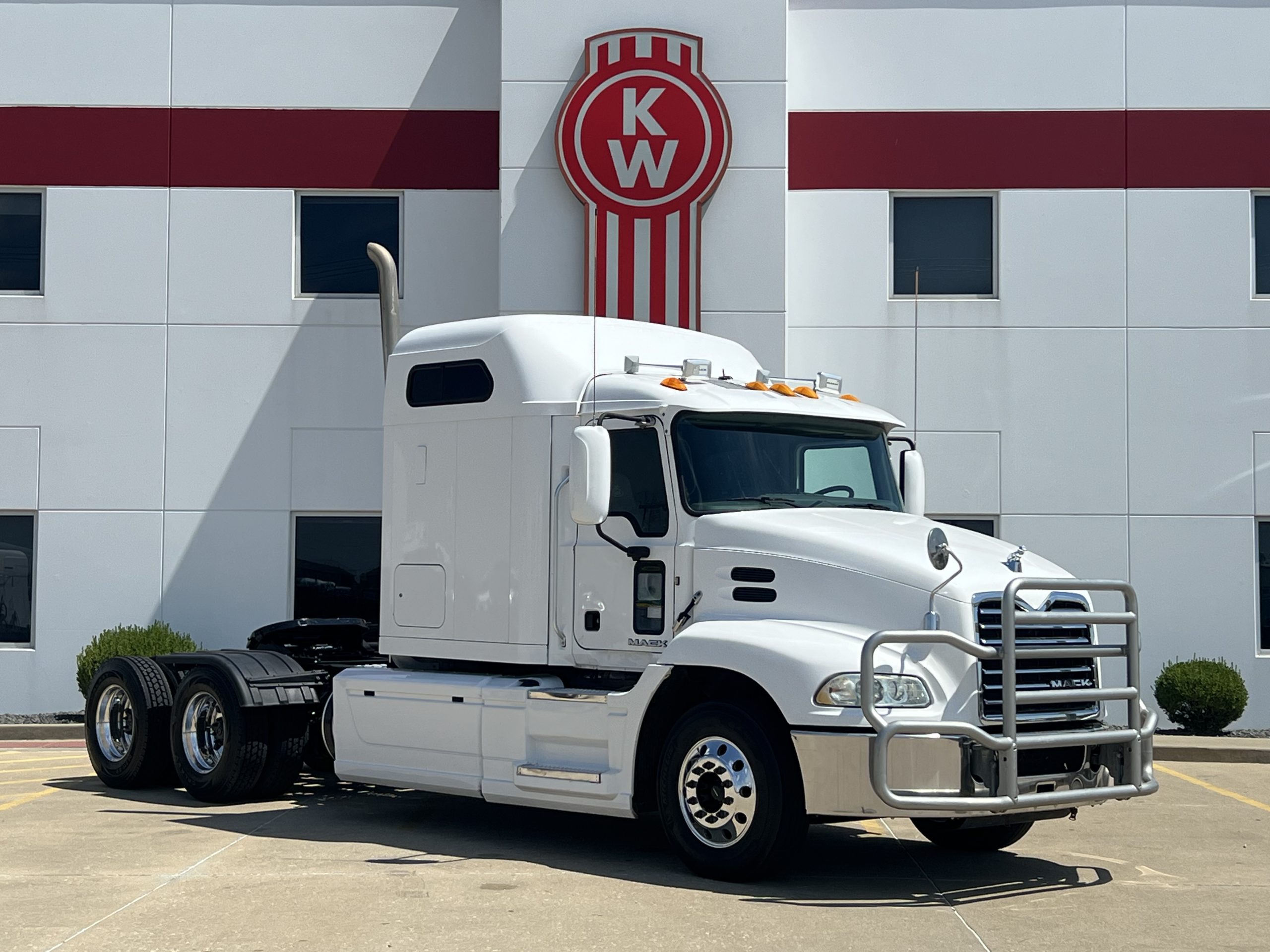 2019 MACK CXU 613 2019 MACK CXU 613 - image 3 of 6