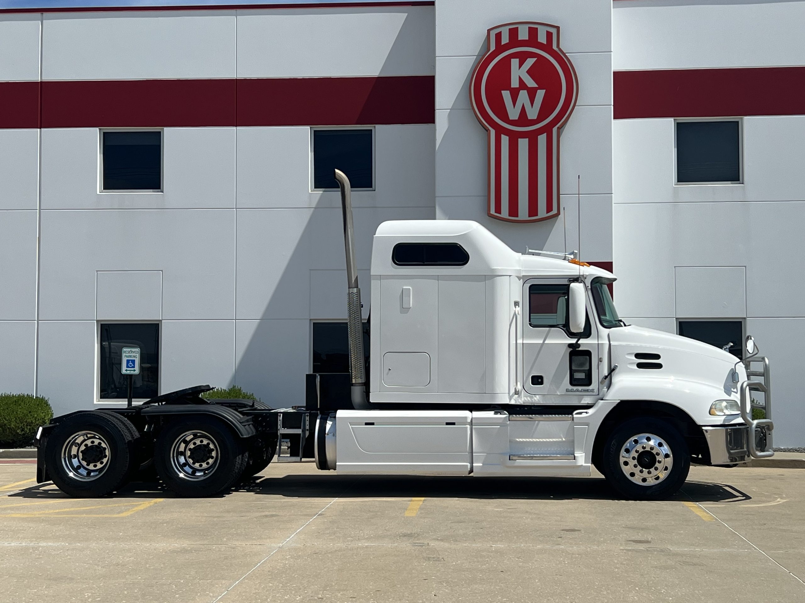 2019 MACK CXU 613 2019 MACK CXU 613 - image 4 of 6