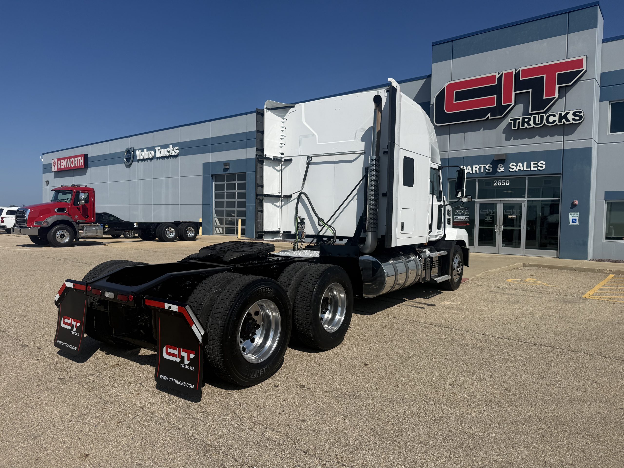 2023 MACK ANTHEM - image 5 of 6