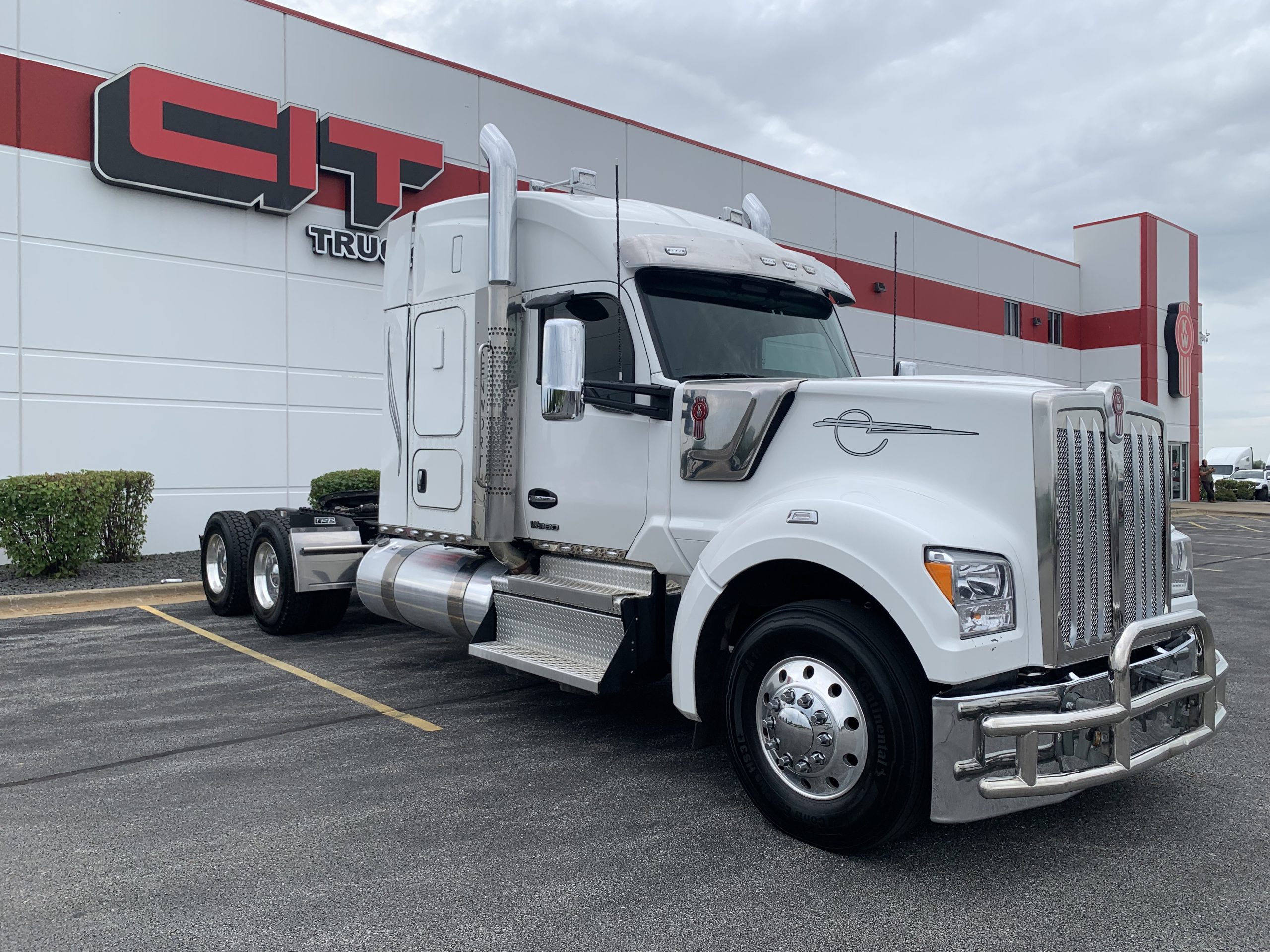 2024 KENWORTH W990 - image 2 of 6