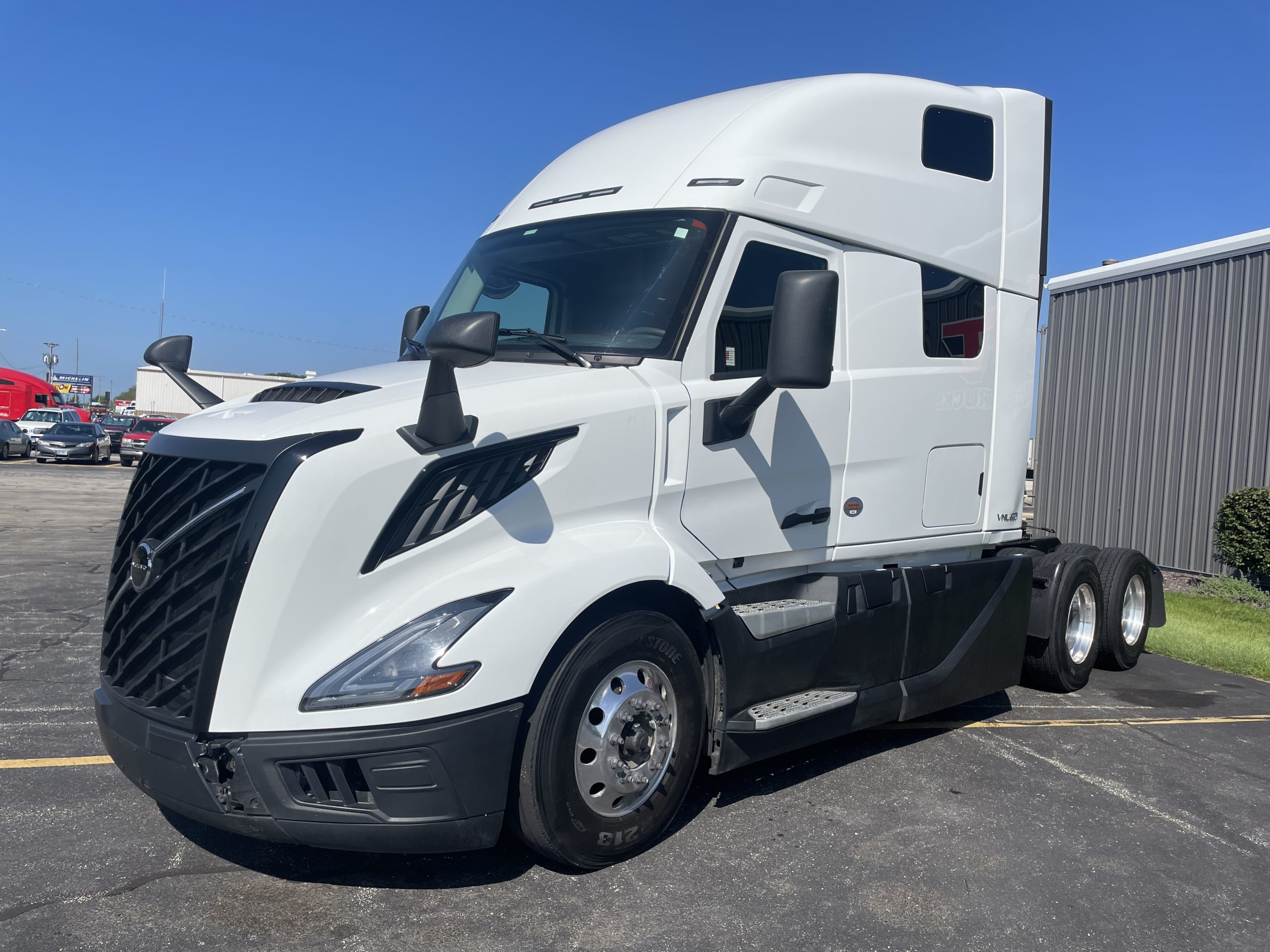 2026 VOLVO VNL660 - image 1 of 6