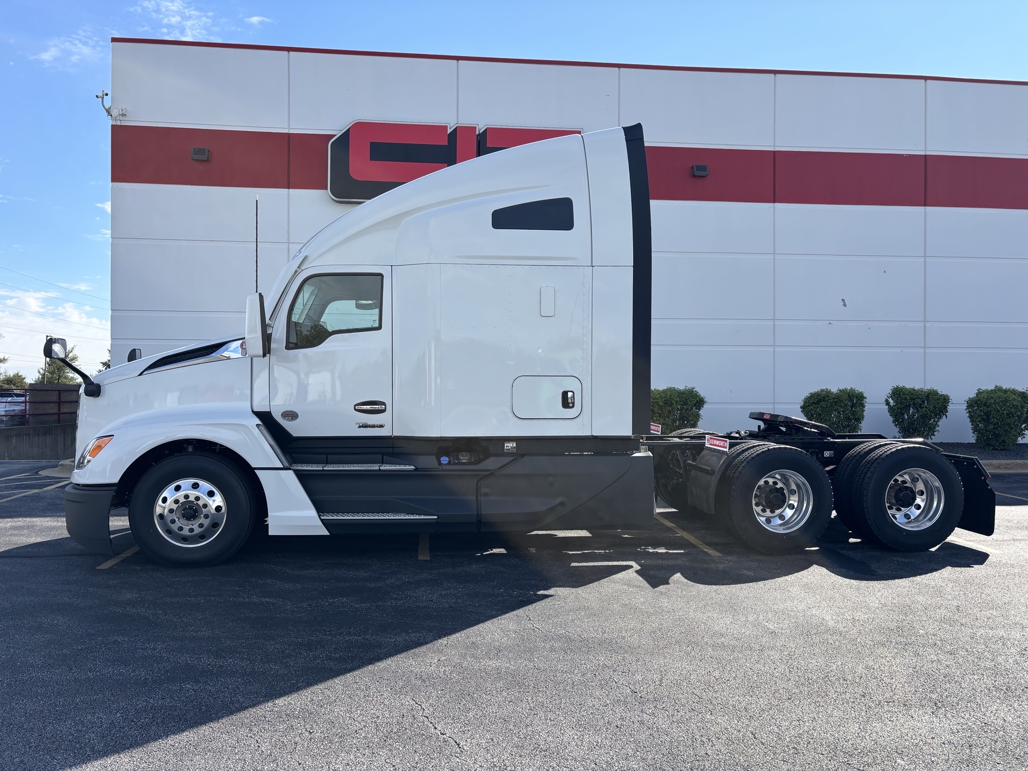 NEW 2027 KENWORTH T680 NEW 2027 KENWORTH T680 - image 6 of 6