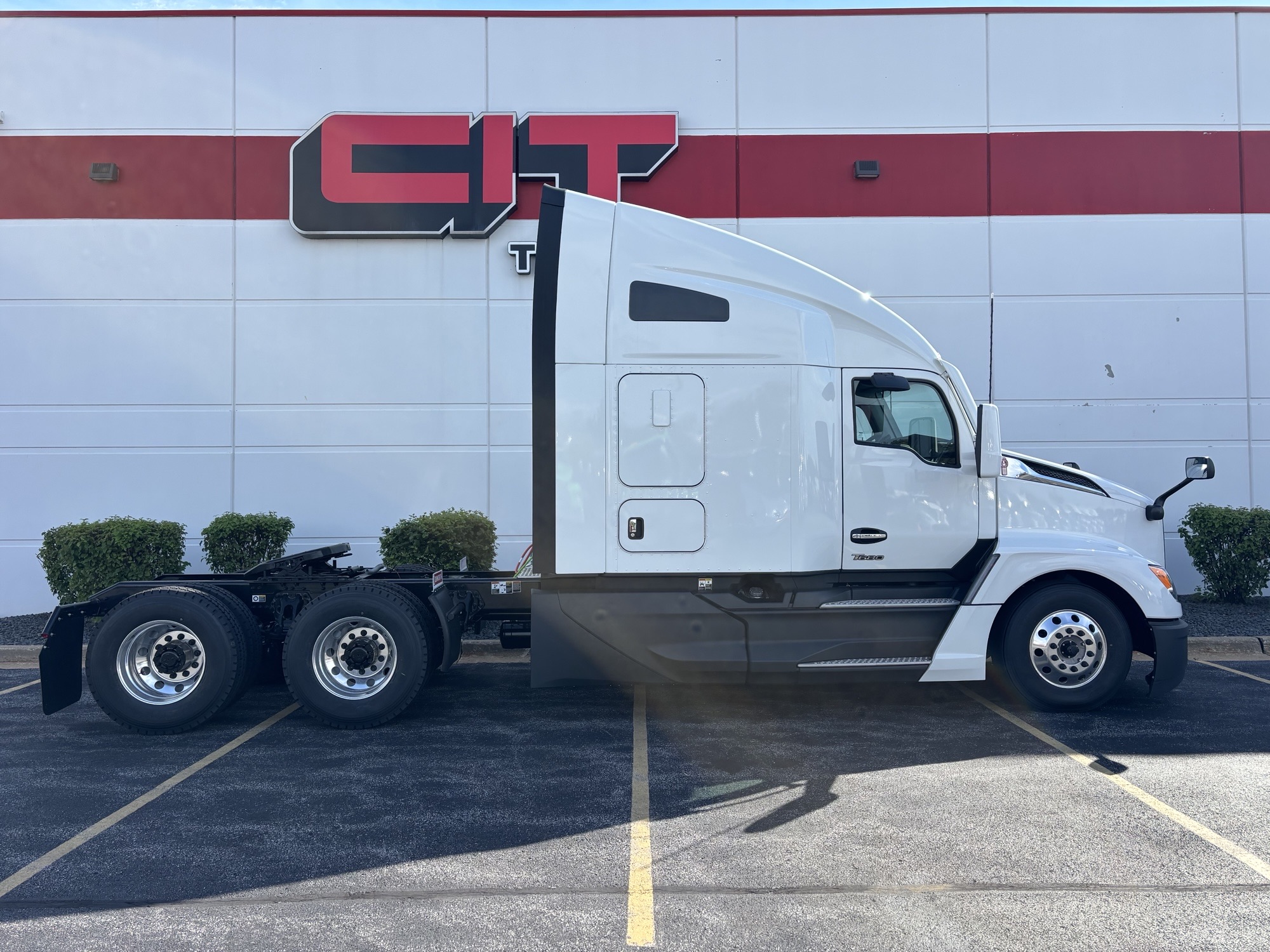 NEW 2027 KENWORTH T680 NEW 2027 KENWORTH T680 - image 4 of 6