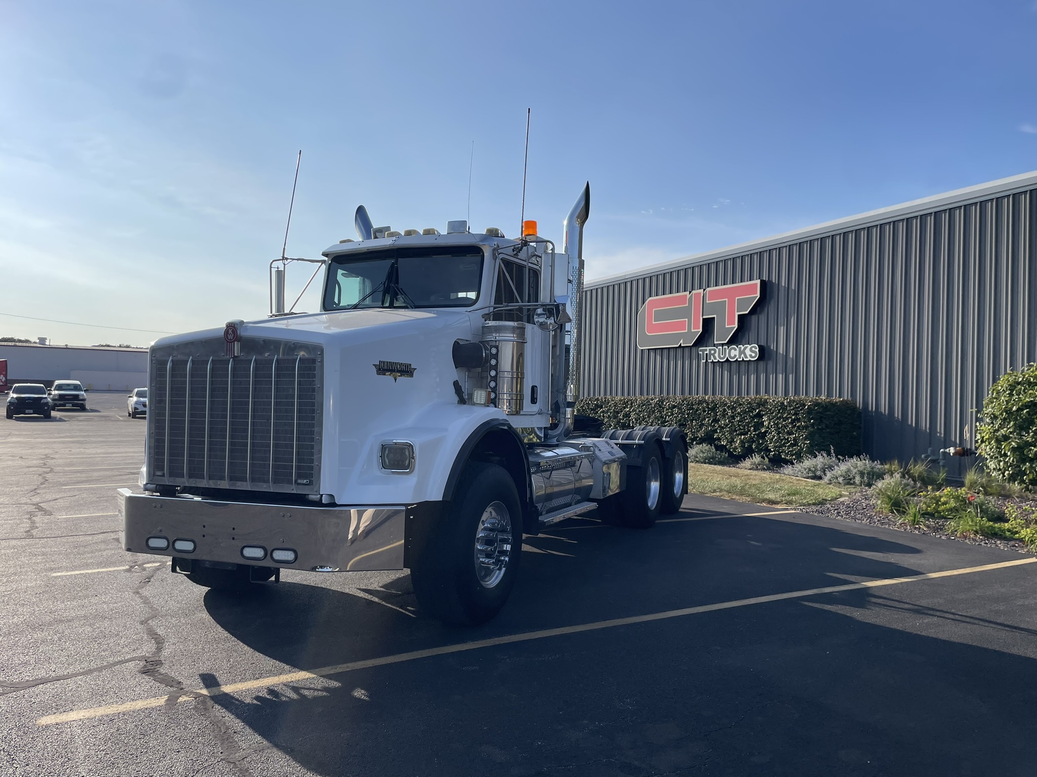 IMG_2425 USED 2007 KENWORTH T800 DAY CAB - CIT TRUCKS