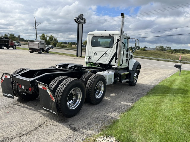NEW 2027 MACK GRANITE 64FT NEW 2027 MACK GRANITE 64FT - image 5 of 6