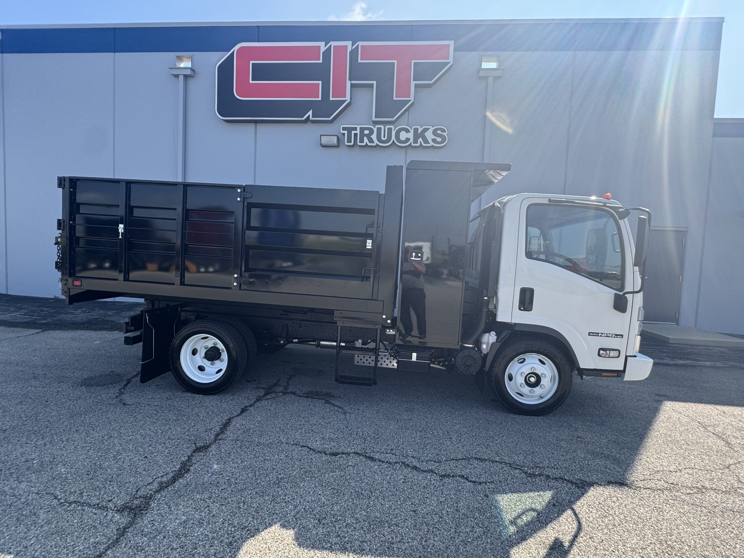 NEW 2026 ISUZU NPRHD NEW 2026 ISUZU NPRHD - image 4 of 6