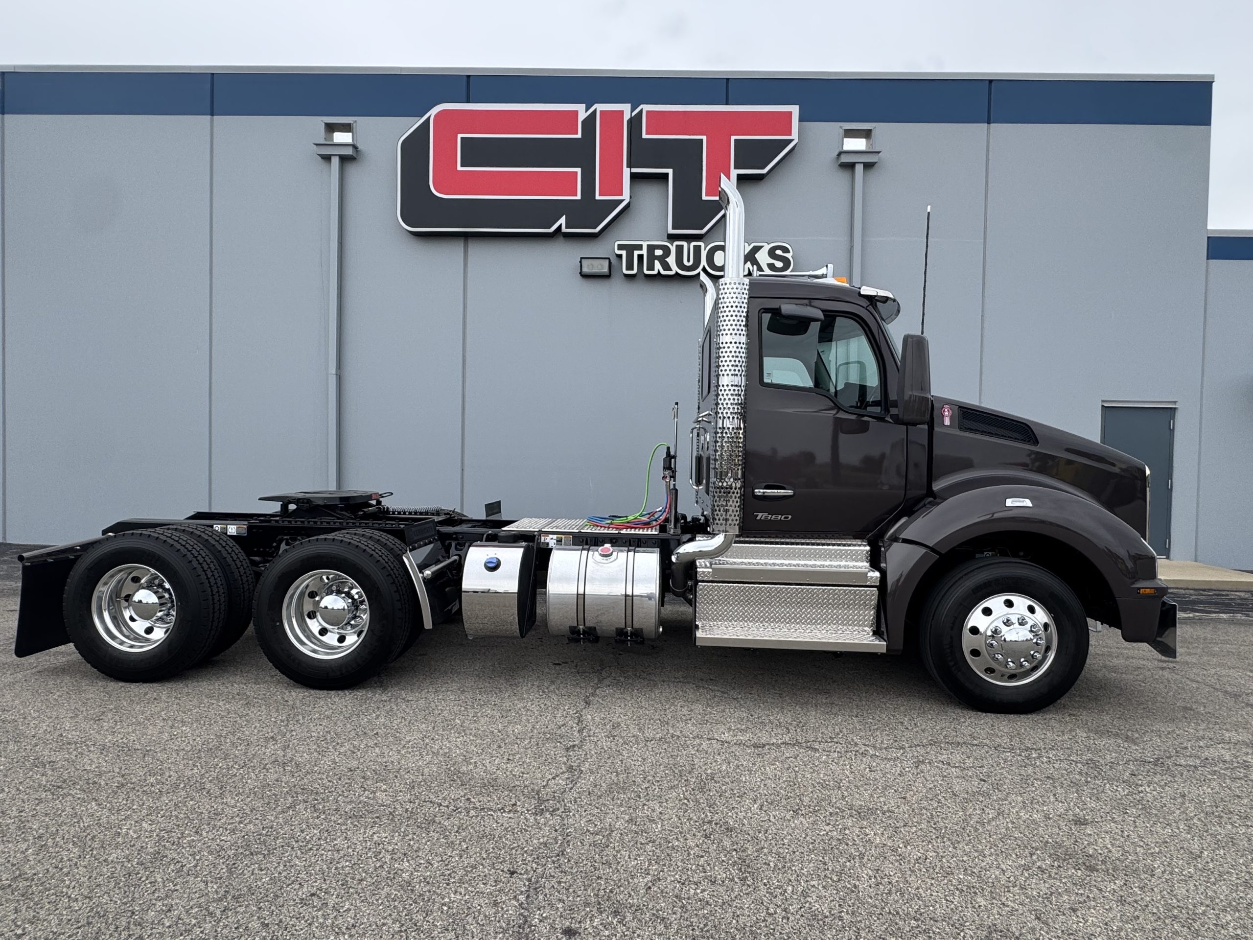 2027 KENWORTH T880 2027 KENWORTH T880 - image 4 of 6
