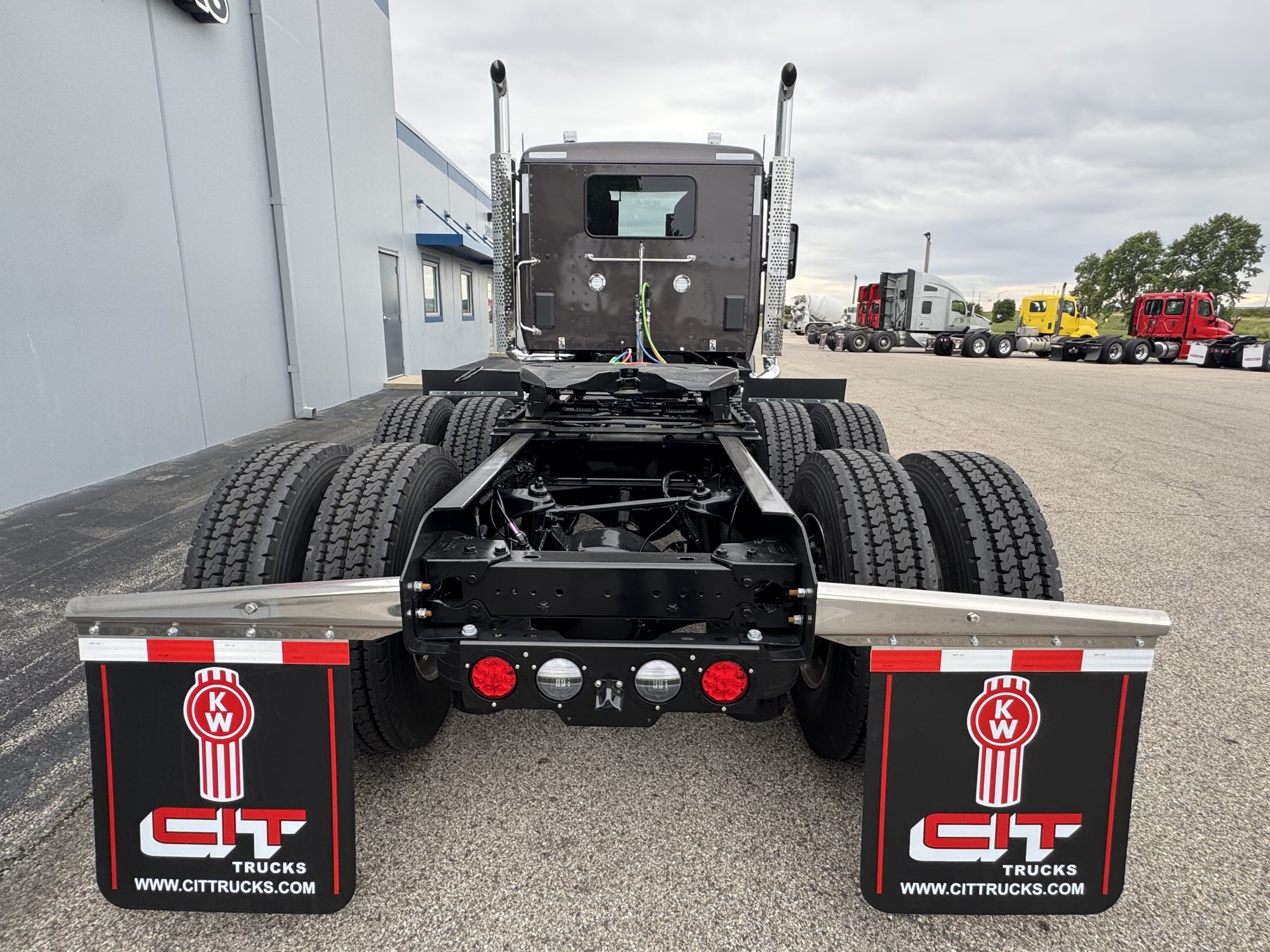 2027 KENWORTH T880 2027 KENWORTH T880 - image 5 of 6