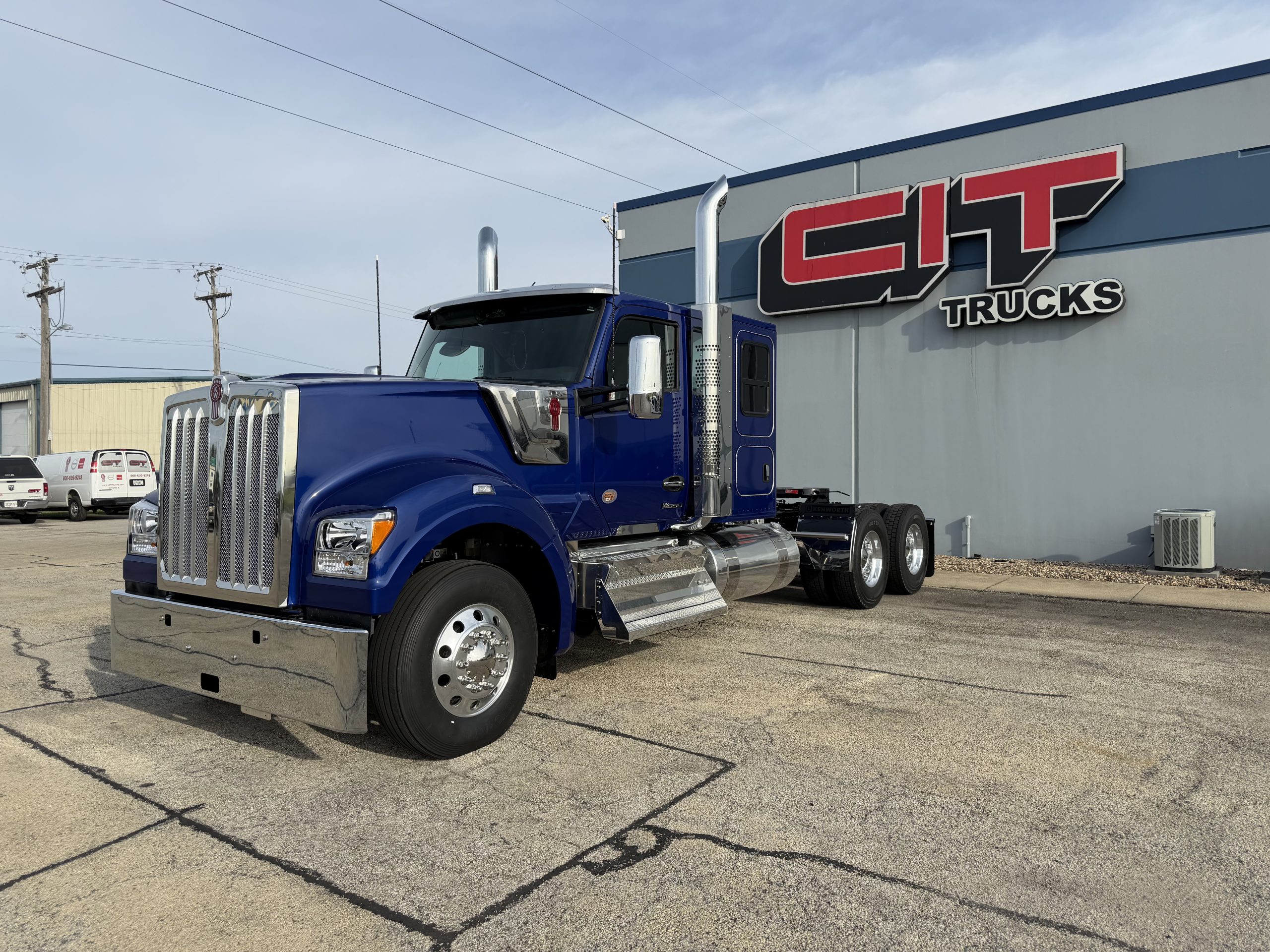 IMG_4513 NEW 2027 KENWORTH W990 SLEEPER - CIT TRUCKS