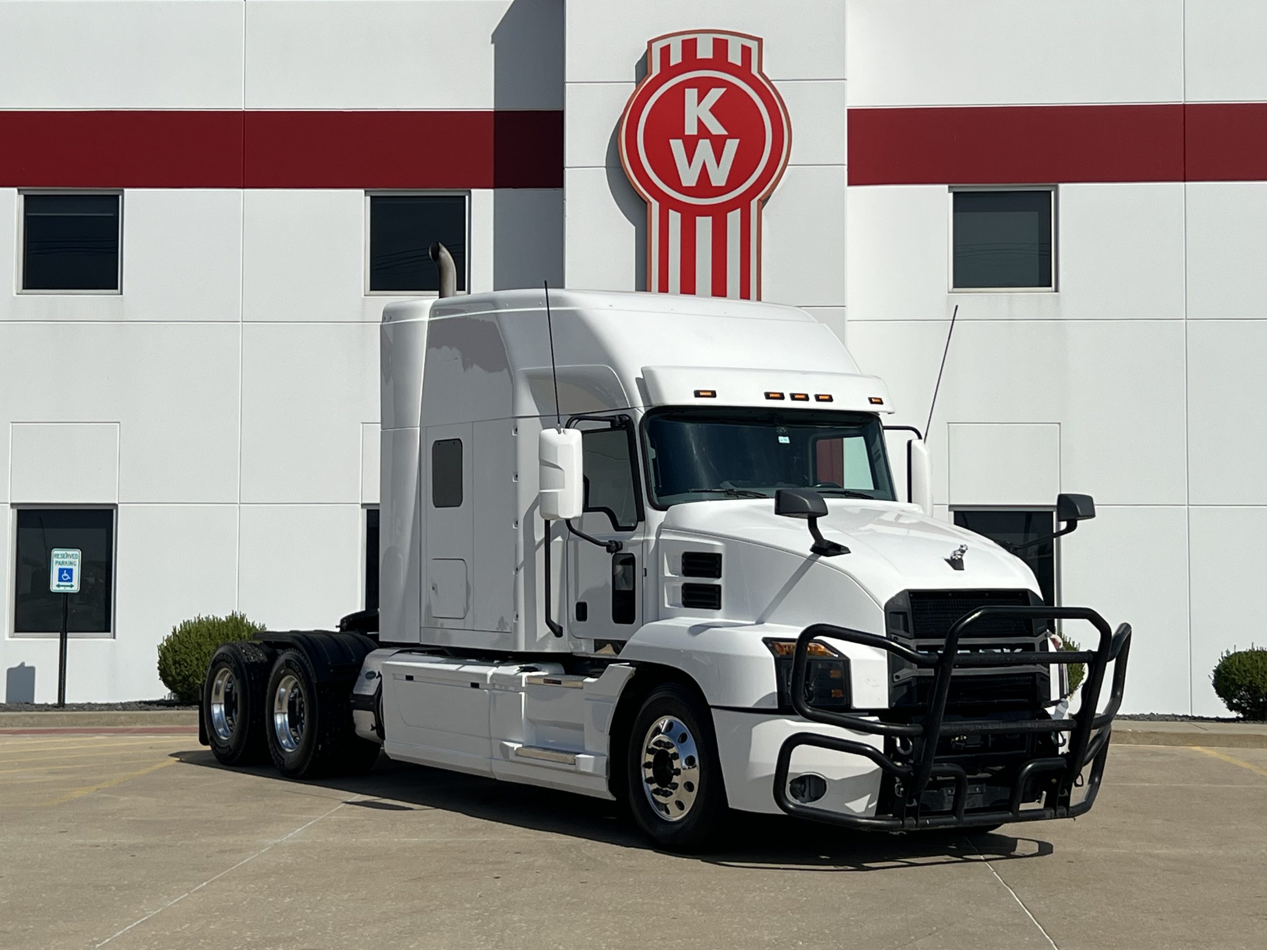 2019 MACK ANTHEM - image 3 of 6