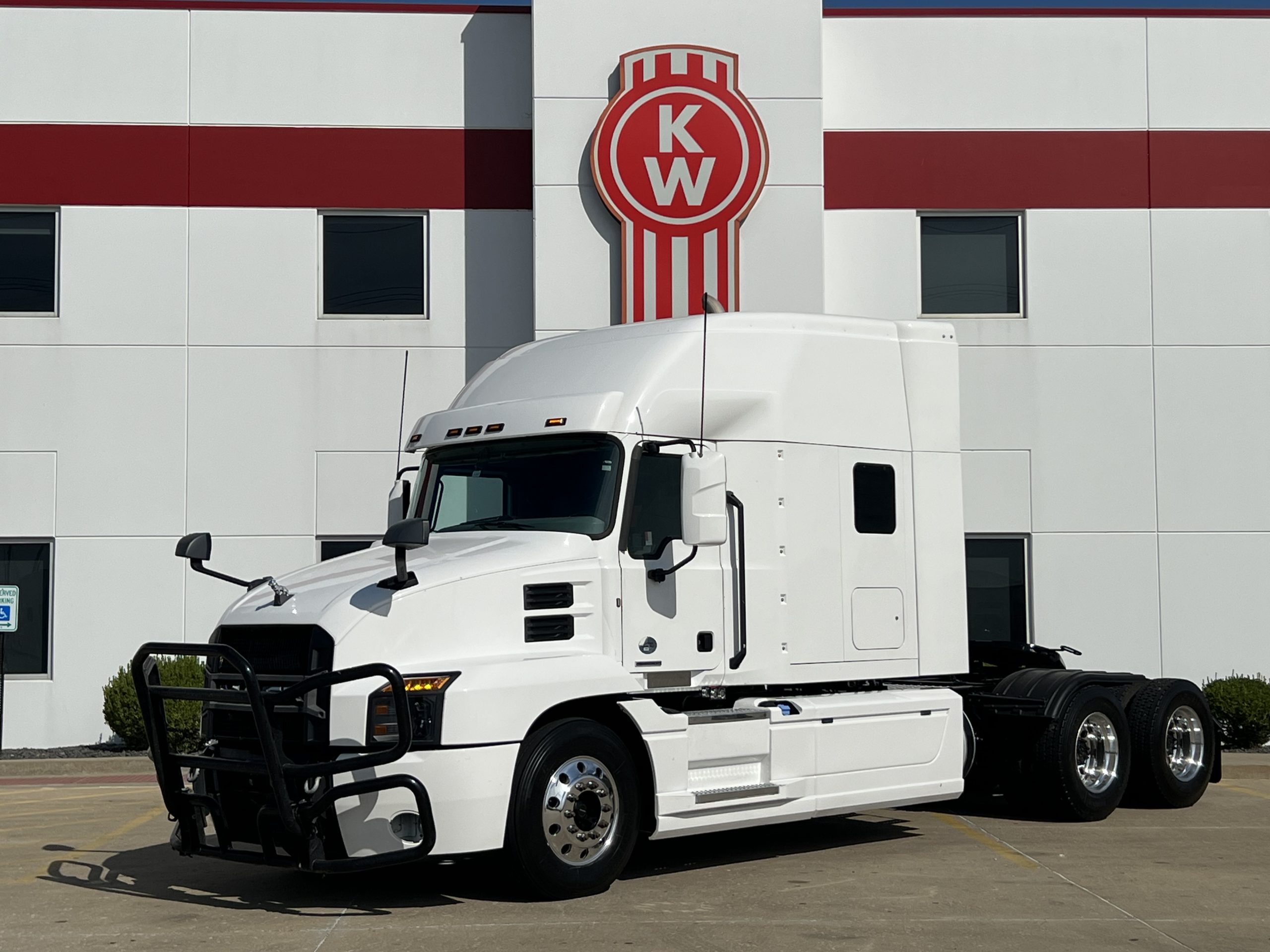 2019 MACK ANTHEM - image 1 of 6