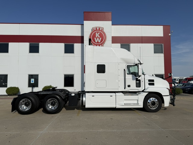 2019 MACK AN64T - image 4 of 6