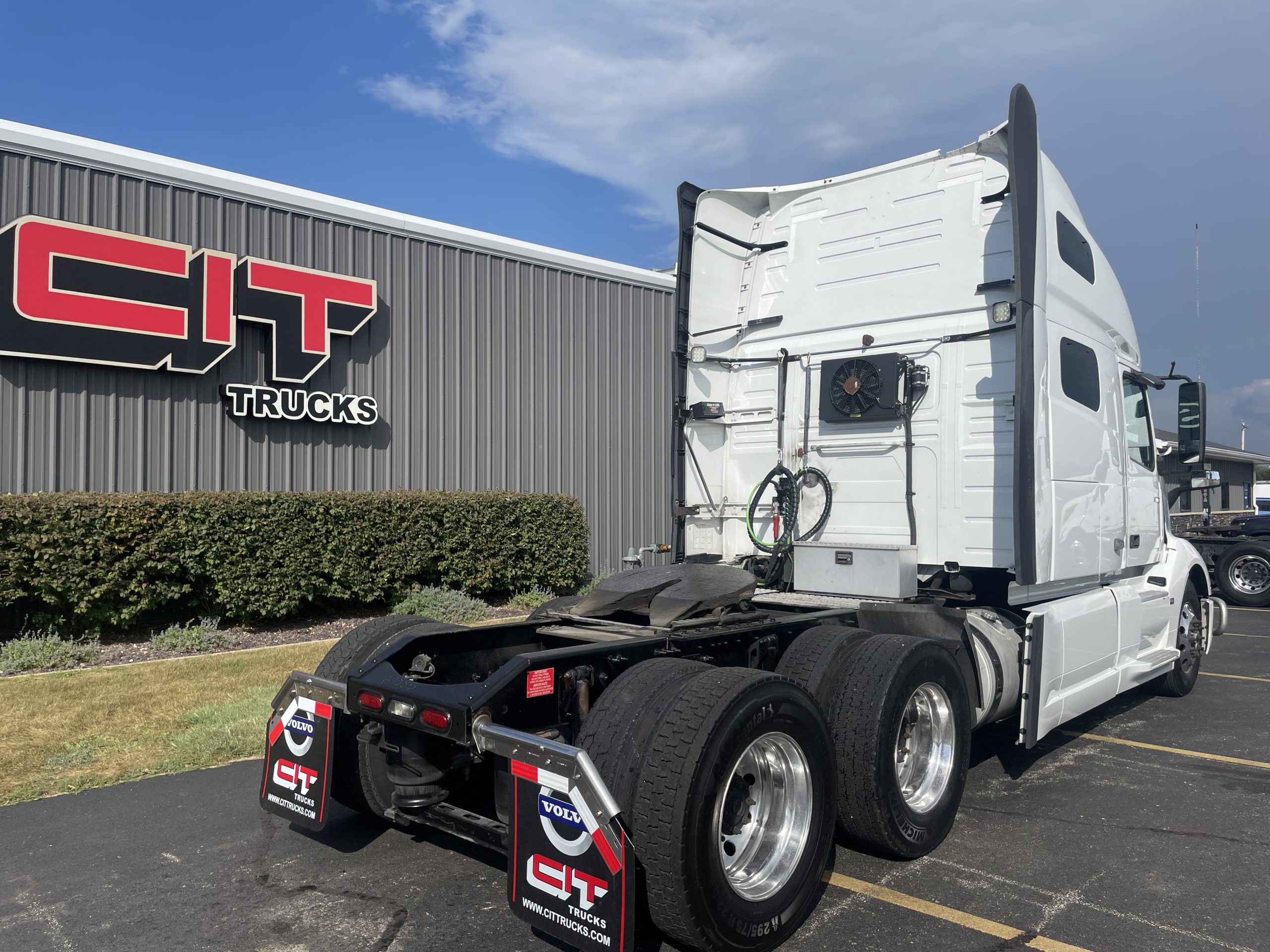 2019 VOLVO VNL760 - image 5 of 6