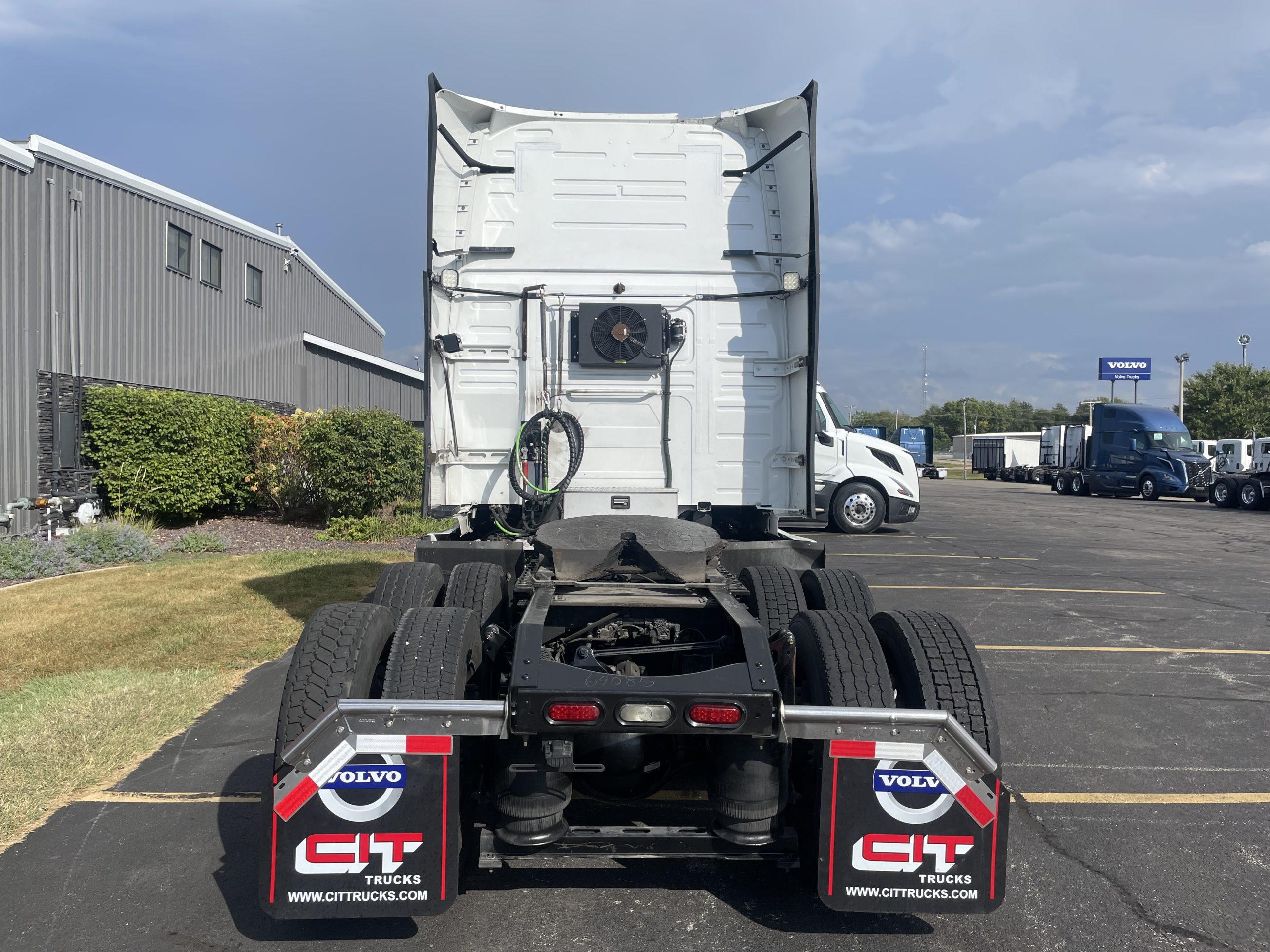 2019 VOLVO VNL760 - image 6 of 6