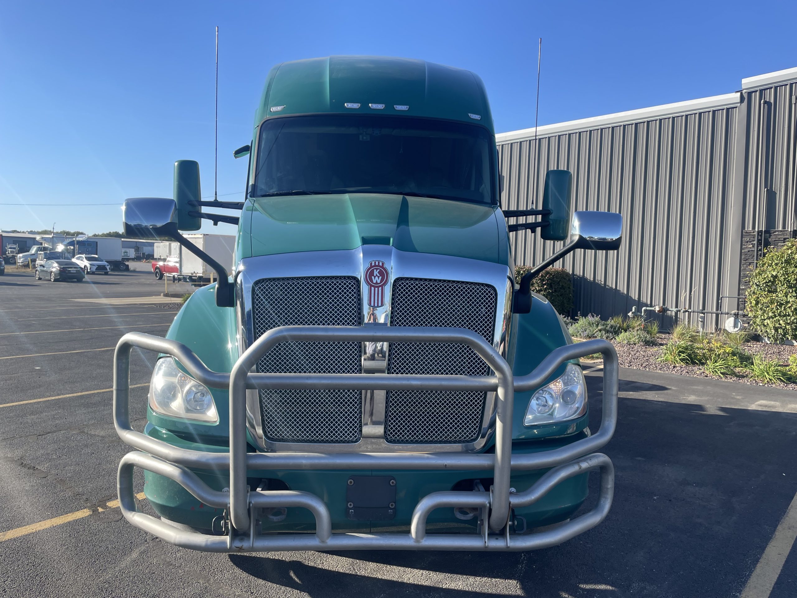 2020 KENWORTH T680 2020 KENWORTH T680 - image 2 of 6