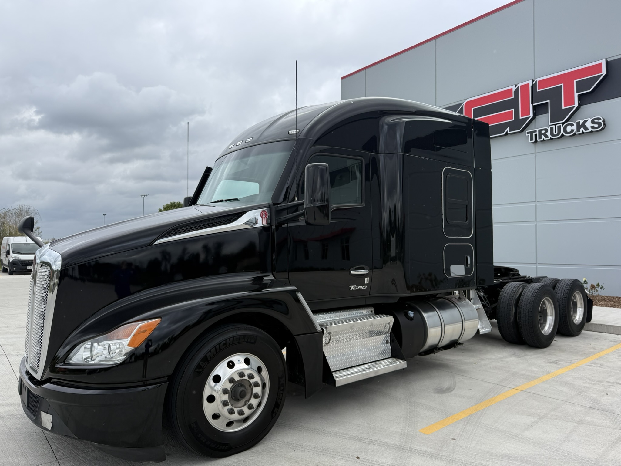 IMG_4977 2023 KENWORTH T680 - CIT Trucks