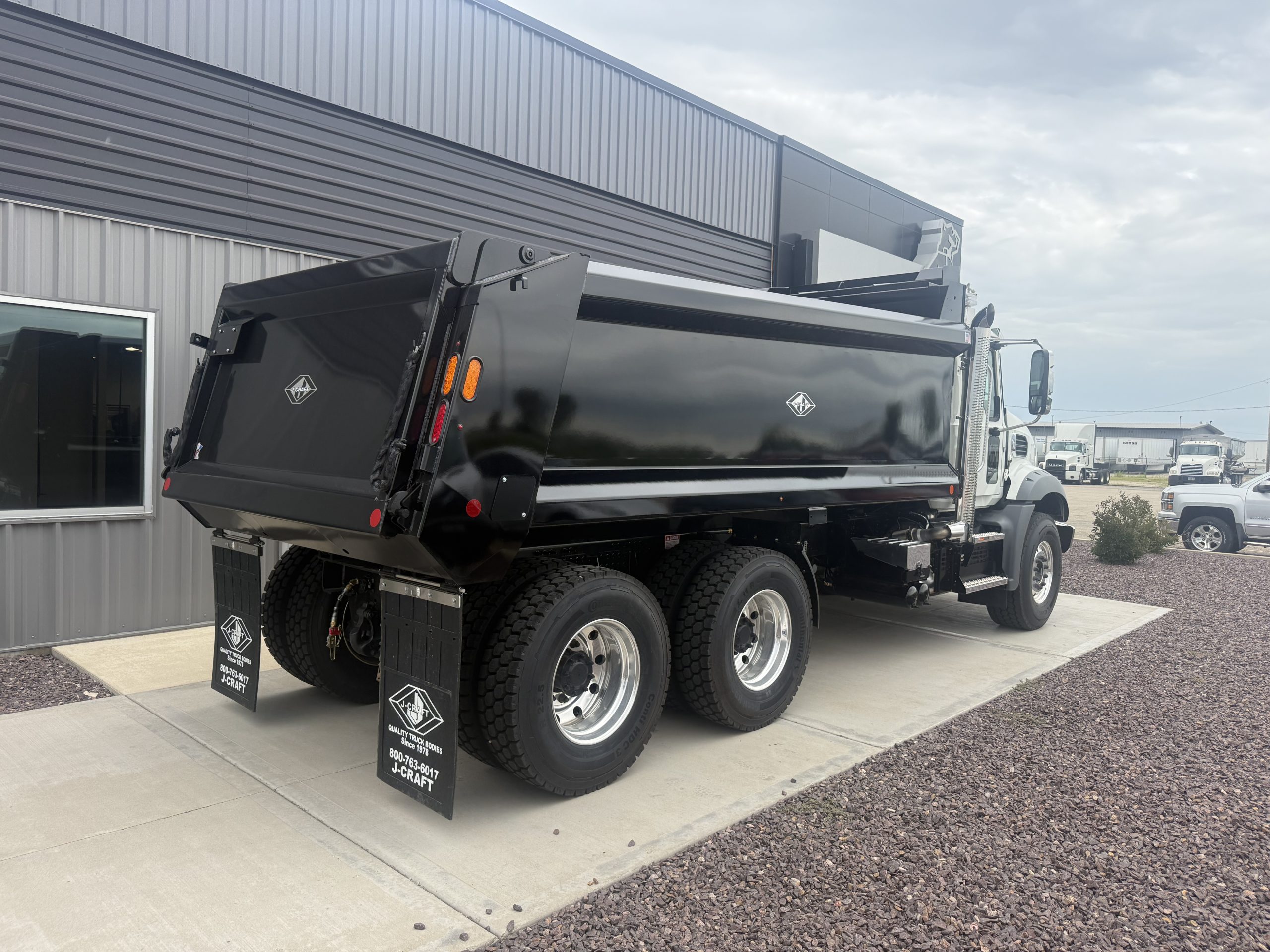 NEW 2027 MACK GRANITE NEW 2027 MACK GRANITE - image 5 of 6