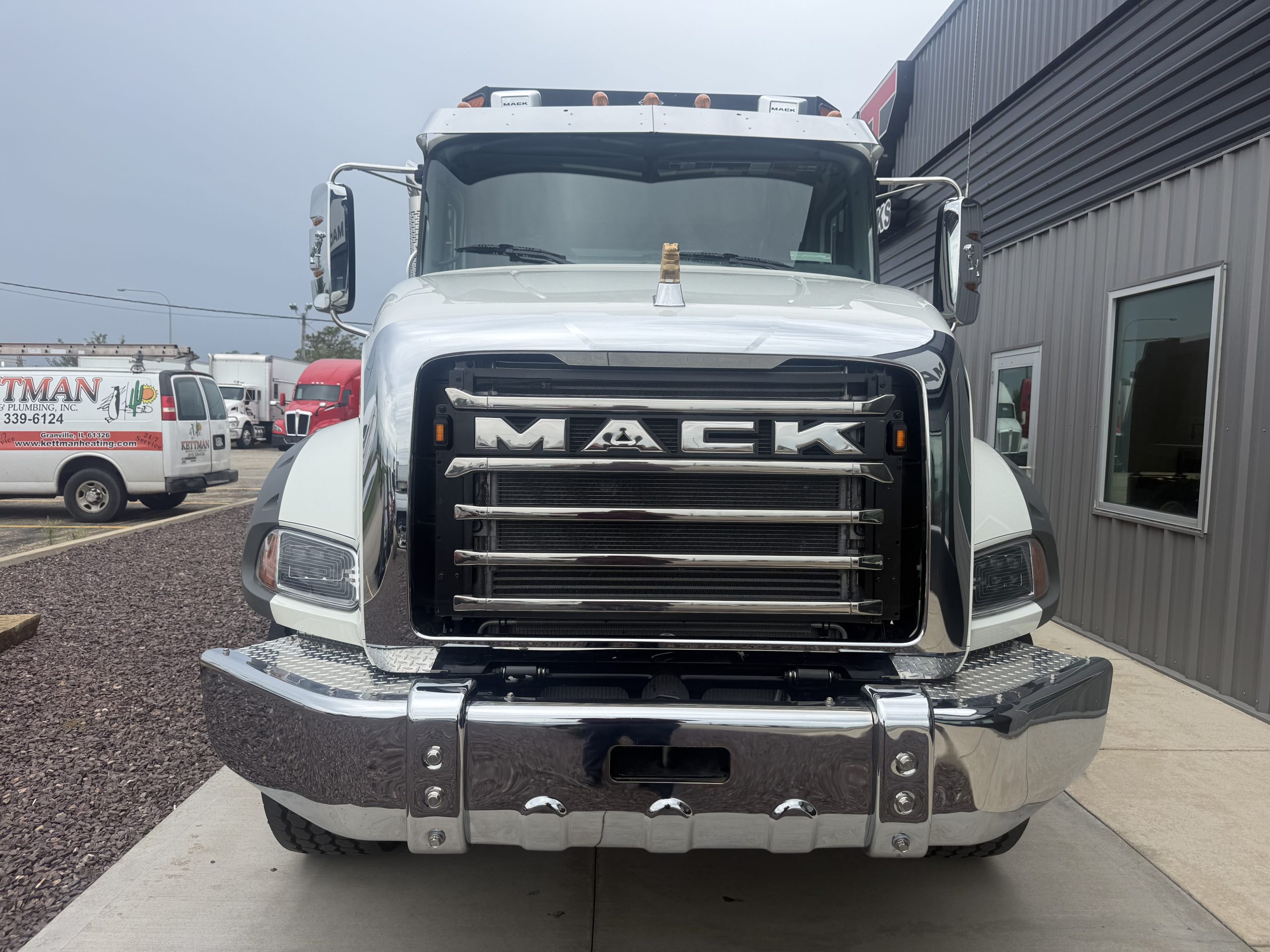 NEW 2027 MACK GRANITE NEW 2027 MACK GRANITE - image 2 of 6