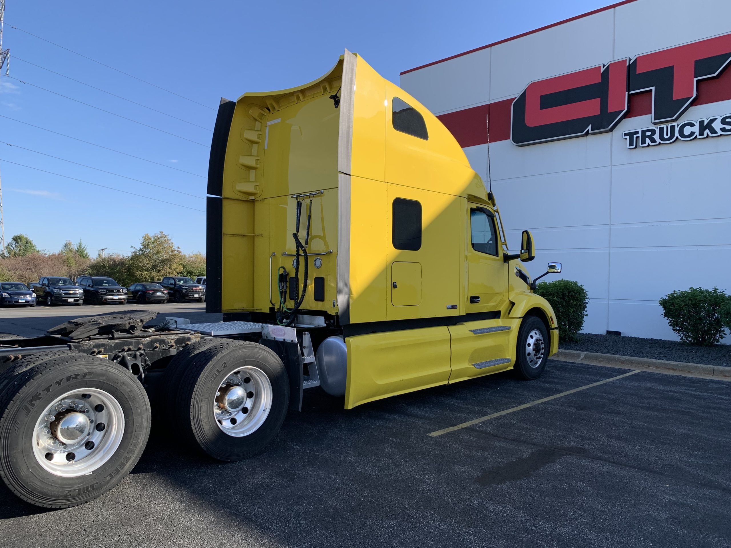 2023 PETERBILT 579 2023 PETERBILT 579 - image 5 of 6