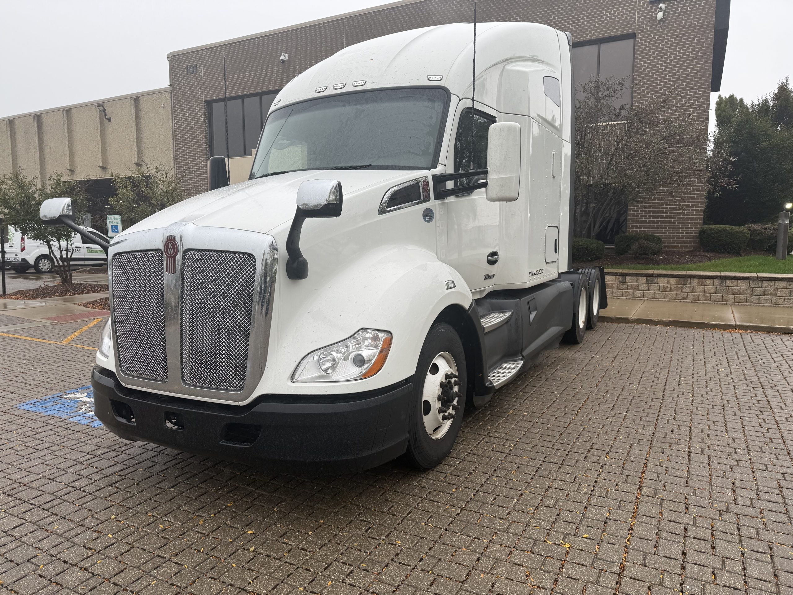 IMG_E5513 2022 KENWORTH T680 - CIT Trucks
