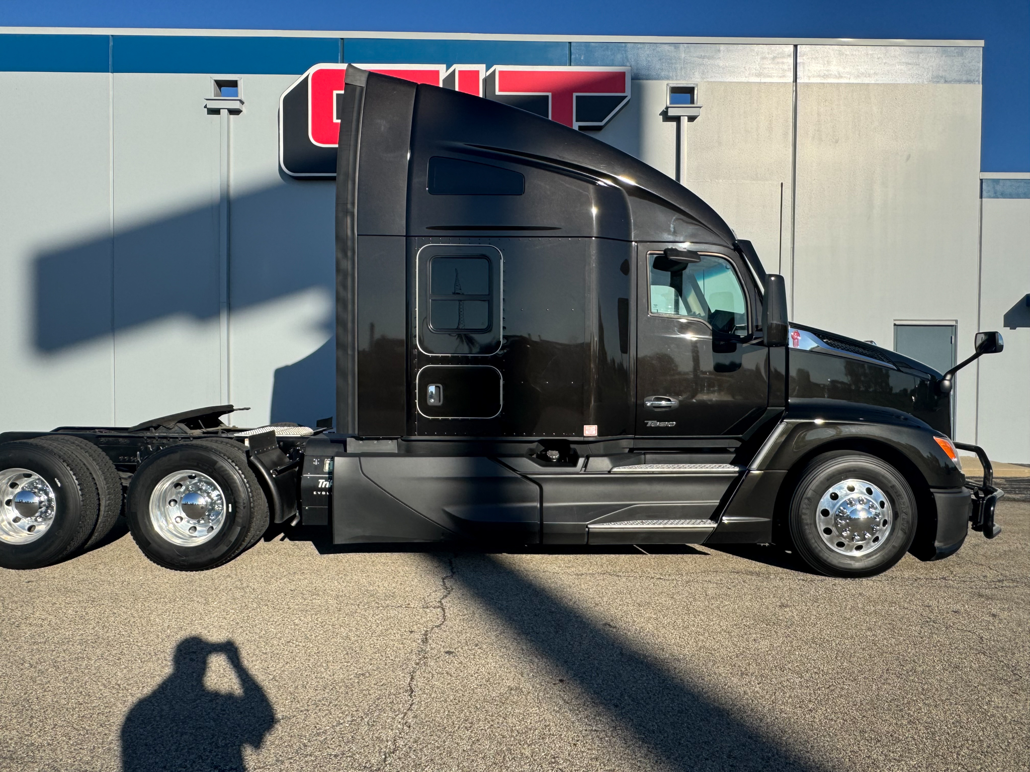 2023 KENWORTH T680 - image 4 of 6